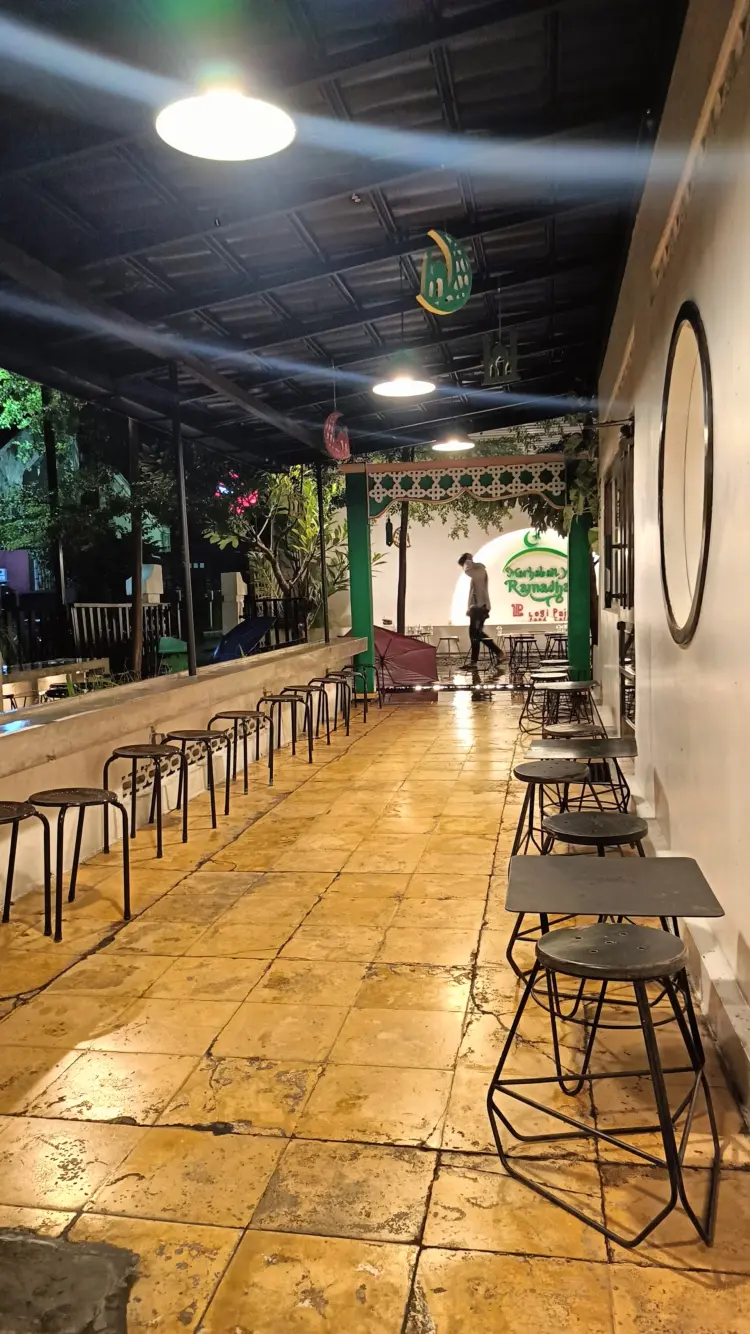 LegiPait. food & coffee Pajajaran Sumber 3