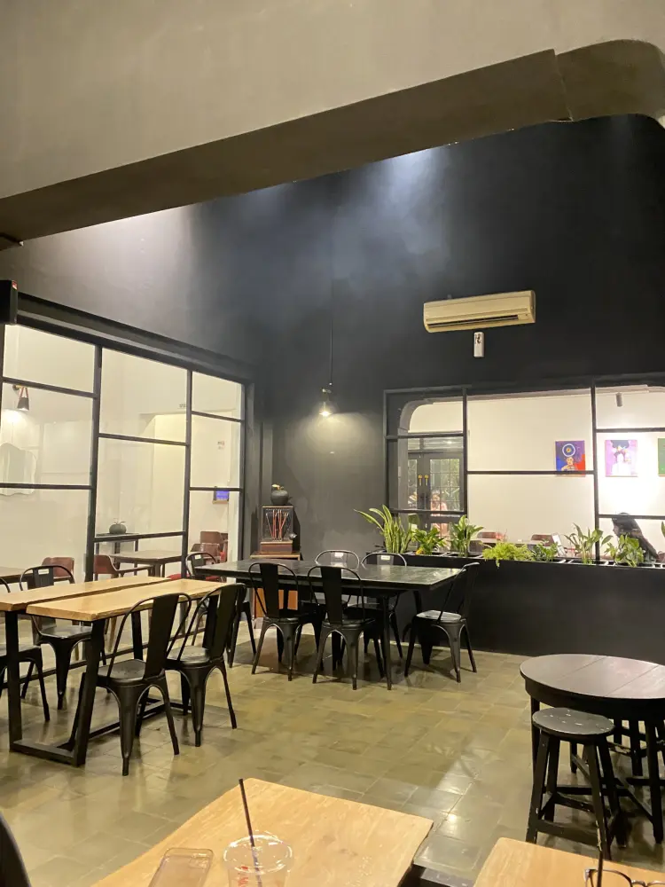 LegiPait. food & coffee Pajajaran Sumber 6