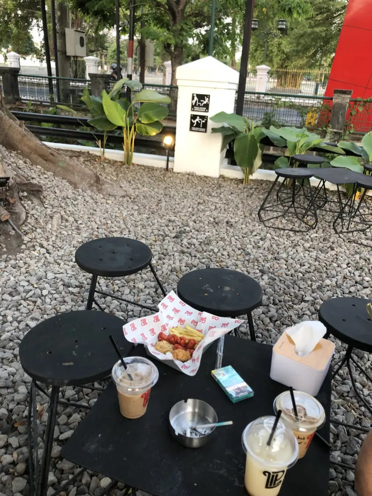 LegiPait. food & coffee Pajajaran Sumber 8