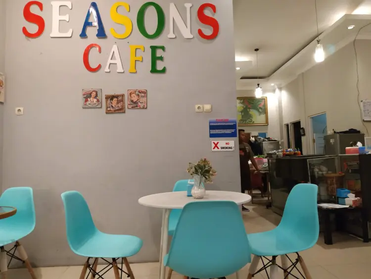 SEASONS Cafe 7