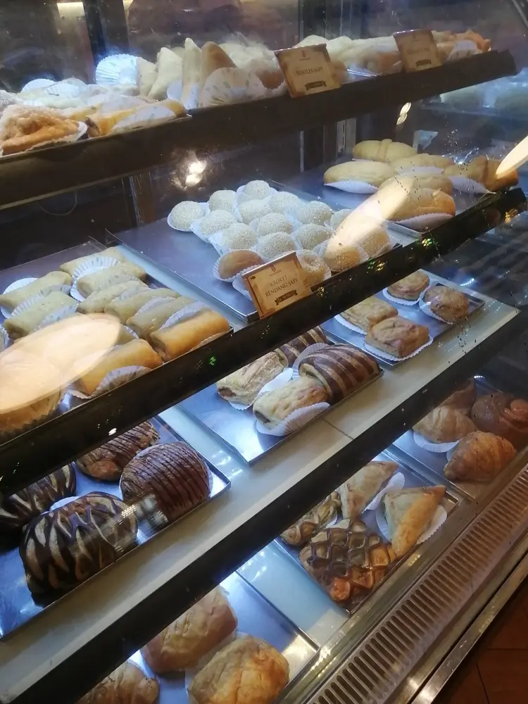 Holland Bakery Pondok Indah 8