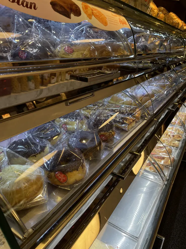 Holland Bakery Pondok Indah 3