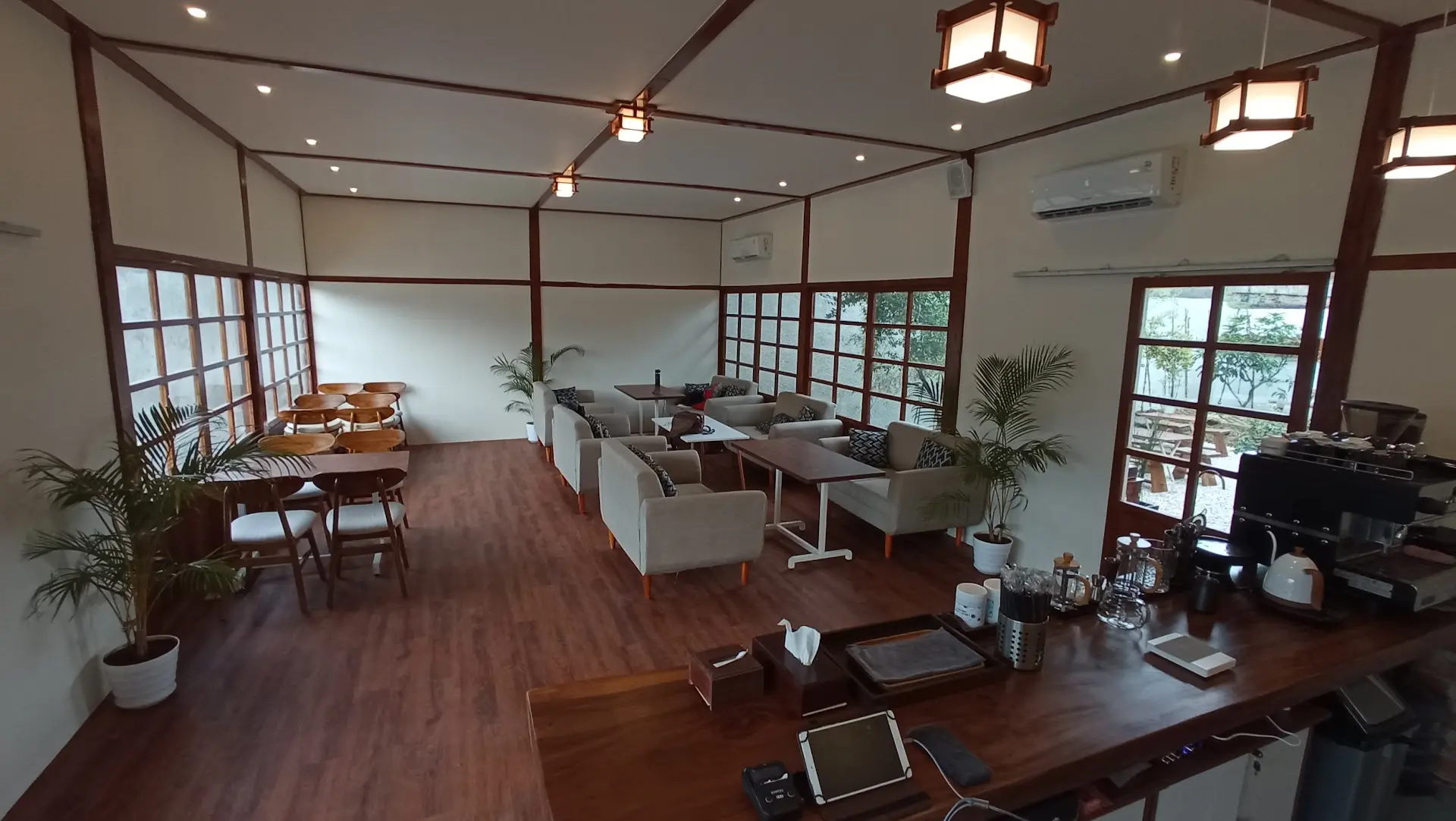 Lampung's WFC Mecca? This Japanese cafe's outlets get me more than the staff. 2