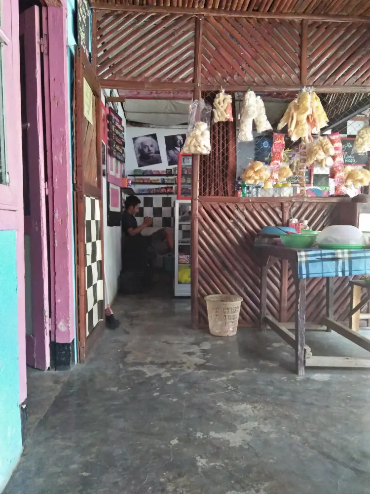 Kedai Tugu Ireng 9