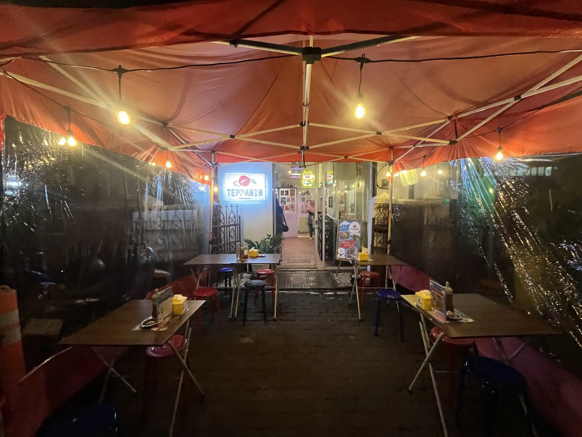 Kata siapa nongkrong di Senopati mahal doang? Warung nyempil 8 kursi ini yang pertama protes 3