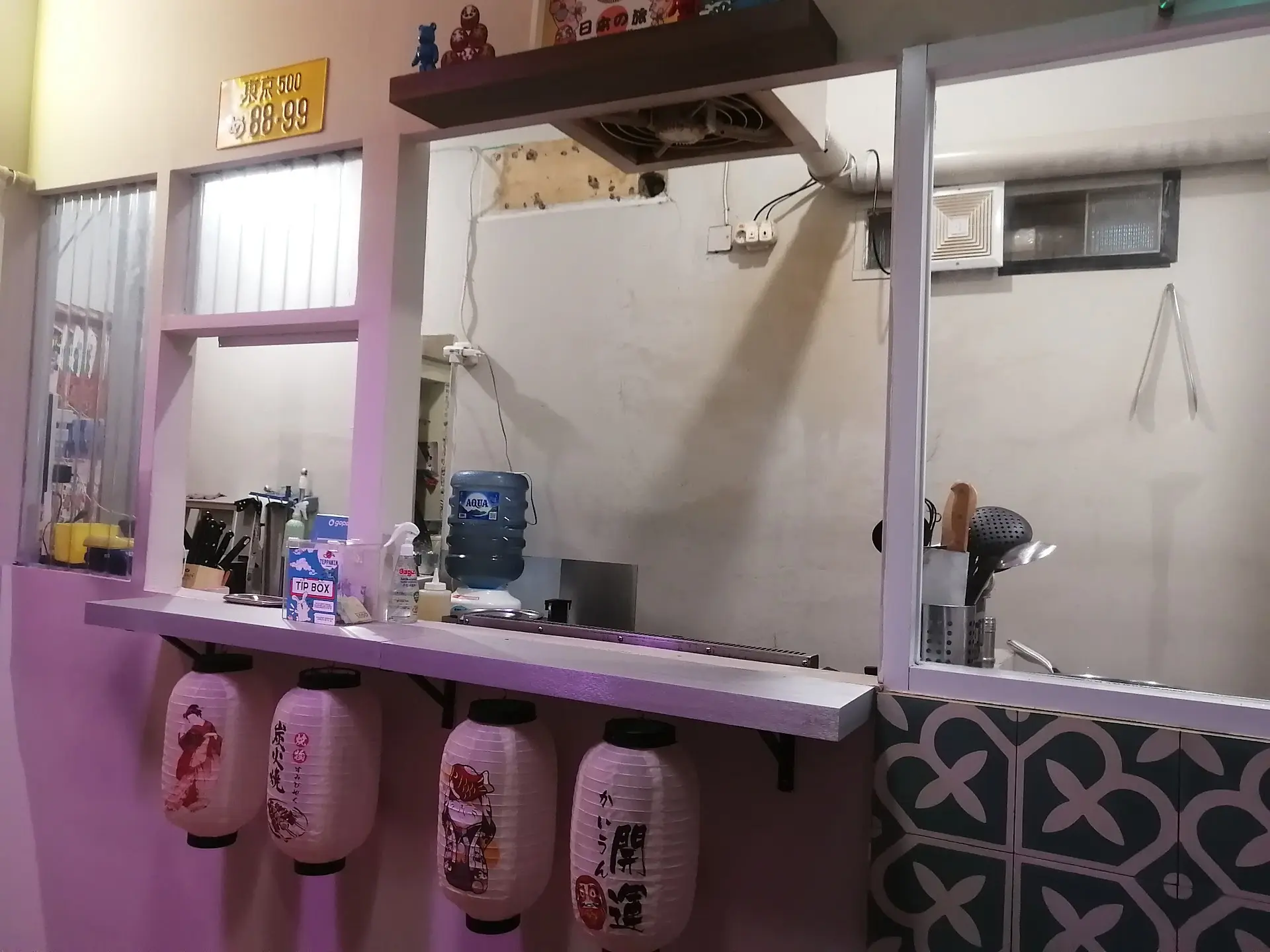 Kata siapa nongkrong di Senopati mahal doang? Warung nyempil 8 kursi ini yang pertama protes 6