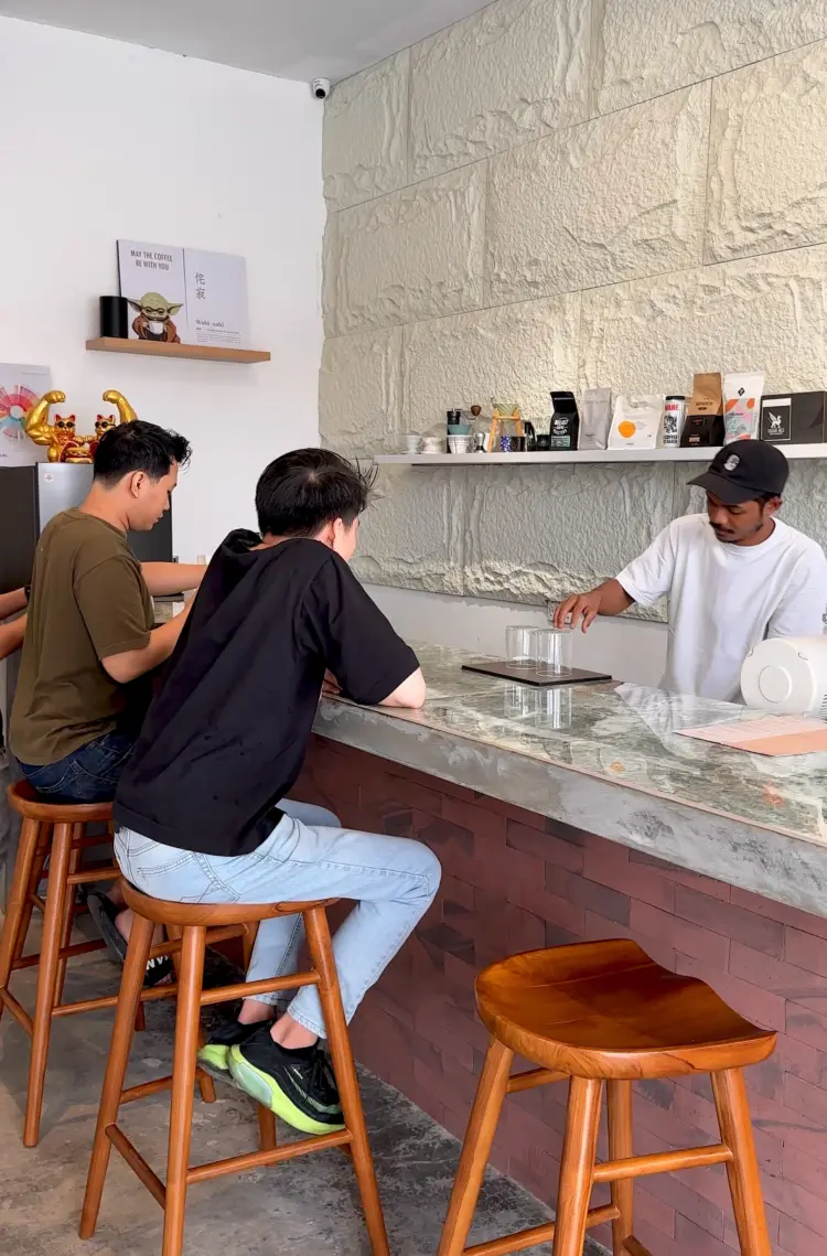 Burger: A Flop. Matcha: God-Tier! I have a love-hate relationship with this Batam cafe