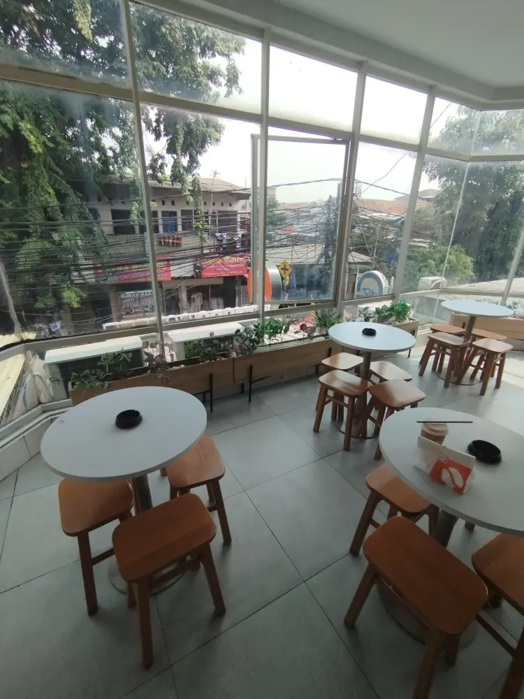 TOMORO COFFEE - Sumur Batu 7