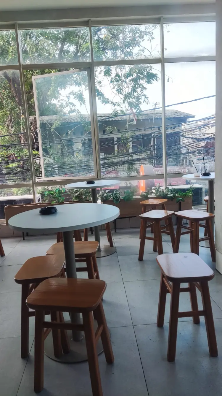 TOMORO COFFEE - Sumur Batu 2