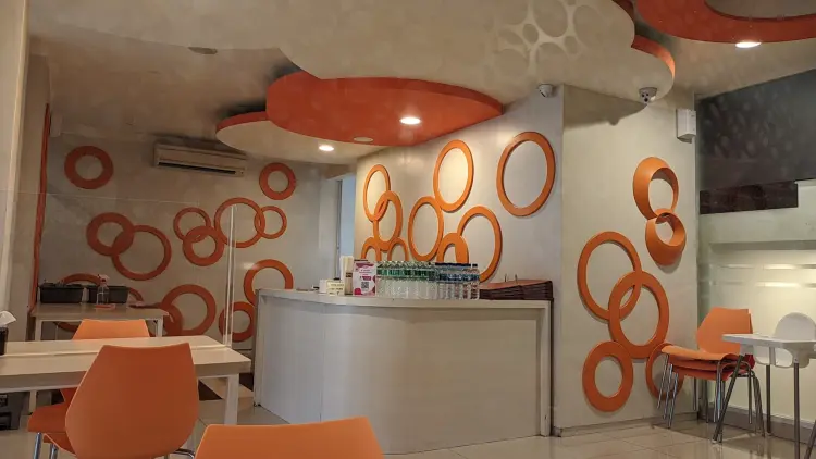 Hoya Bakery & Resto 1