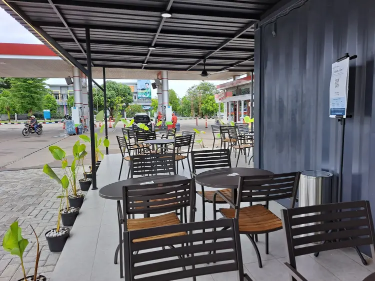 Kopi Kenangan - SPBU COCO Pasar Kemuning Banjarbaru (Container) Drive Thru 6