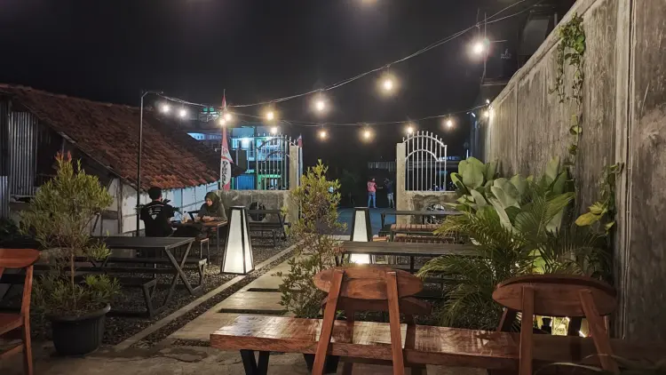 Otaku Coffee & Roastery Awirarangan 6