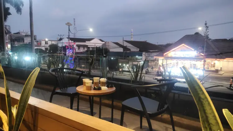 Starbucks Ahmad Yani Lampung 9