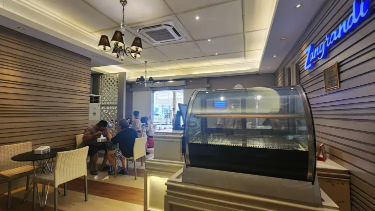 Zangrandi Ice Cream - Yos Sudarso 9