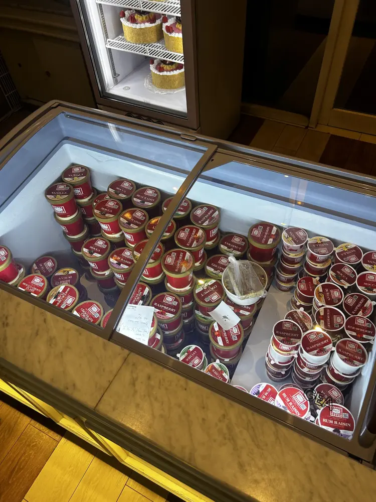 Zangrandi Ice Cream - Yos Sudarso 2