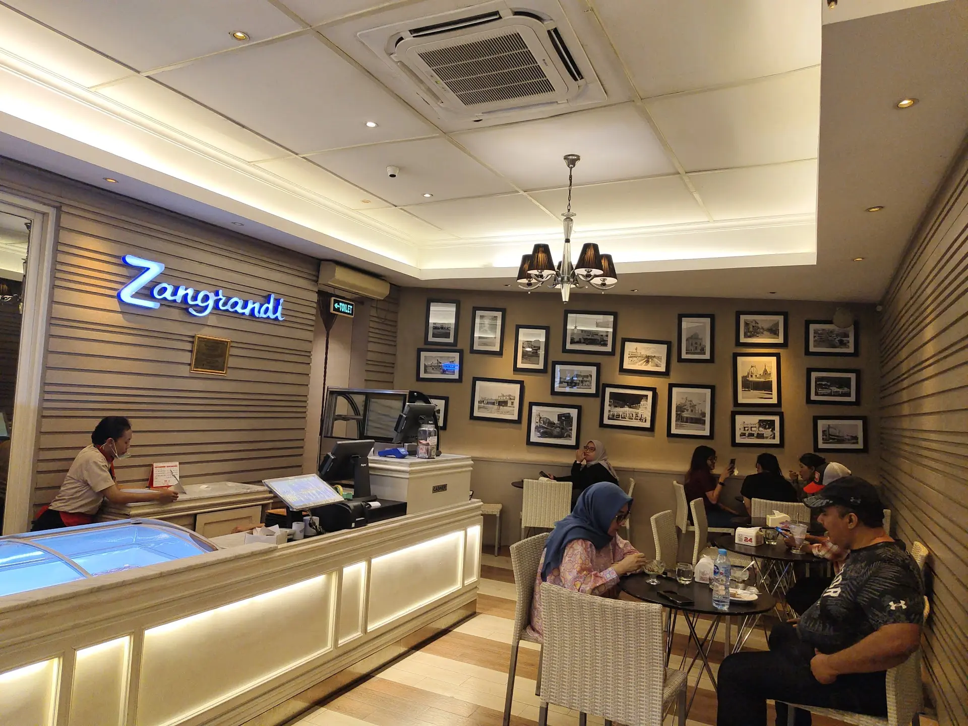 Surabaya's nearly 100-year-old legendary spot, I tried it and thought, 'is that all?' 3