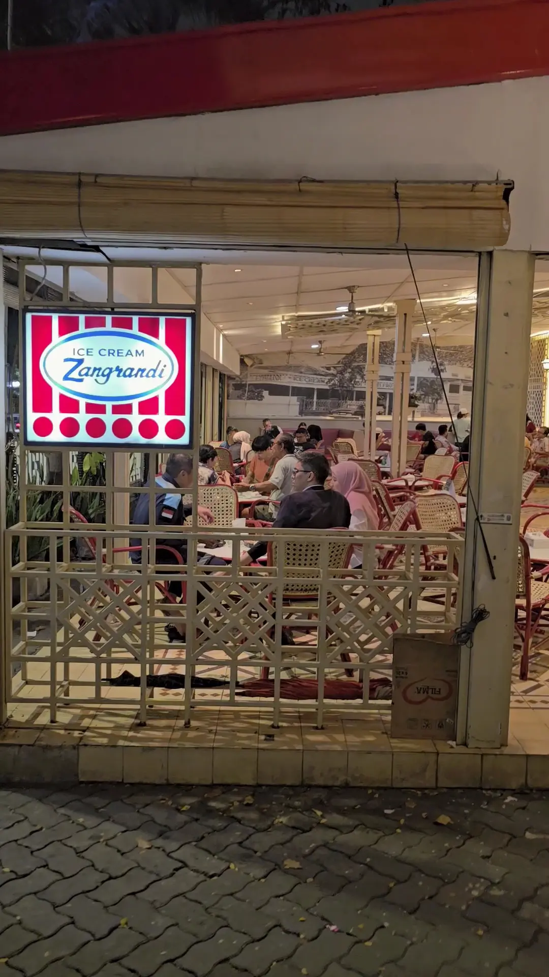 Surabaya's nearly 100-year-old legendary spot, I tried it and thought, 'is that all?' 5