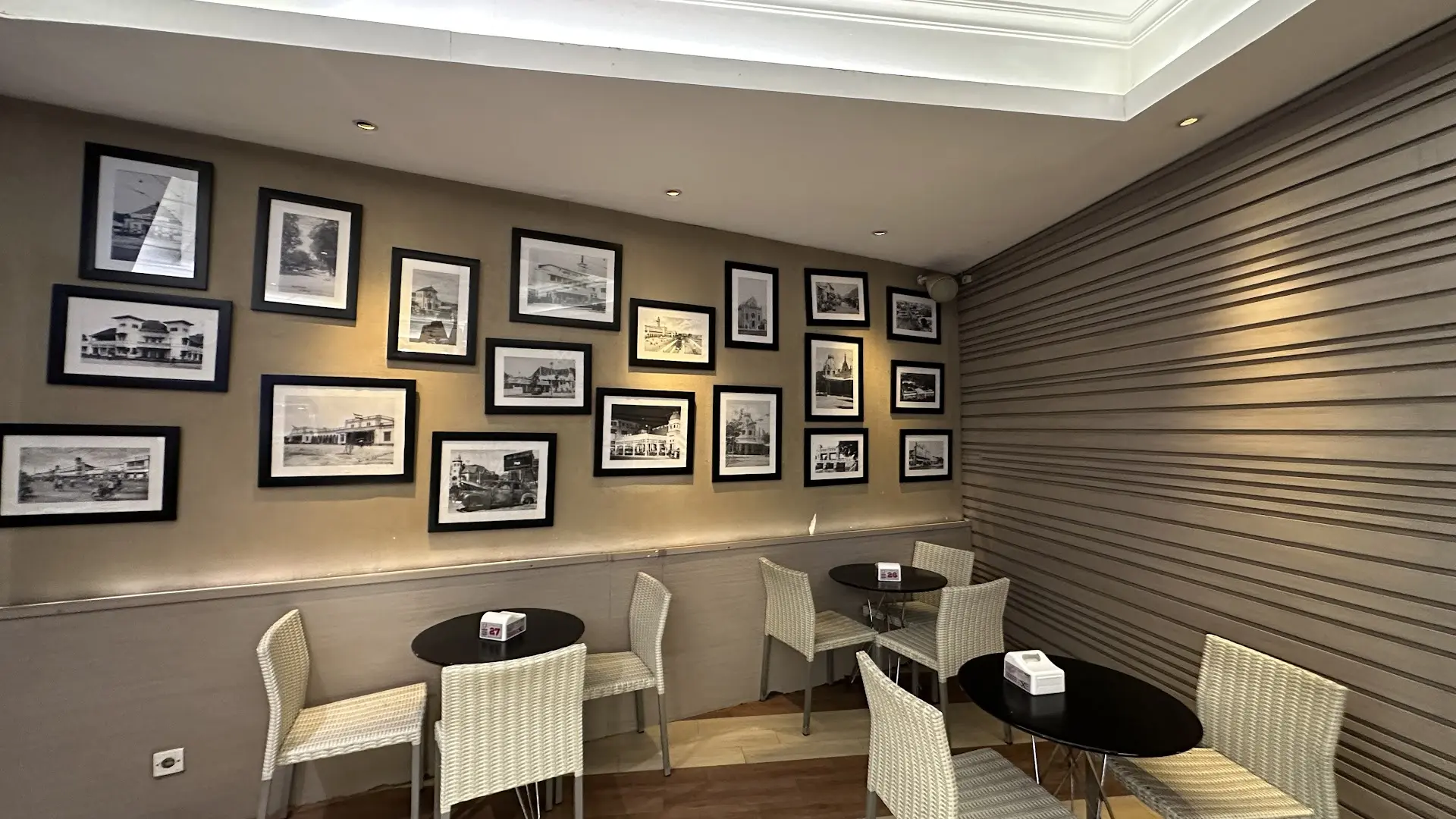 Surabaya's nearly 100-year-old legendary spot, I tried it and thought, 'is that all?' 2