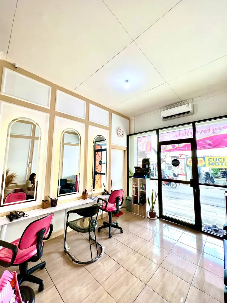 SUNNY BEAUTY STUDIO 1