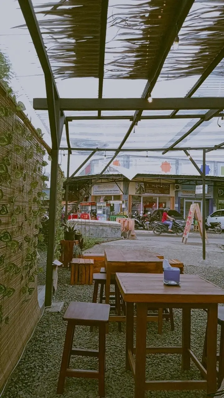 Tsuzu Eatery Gombong 4