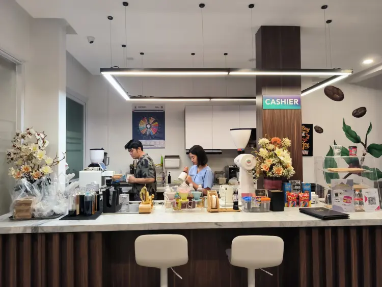 High & Low Coffee Space 8