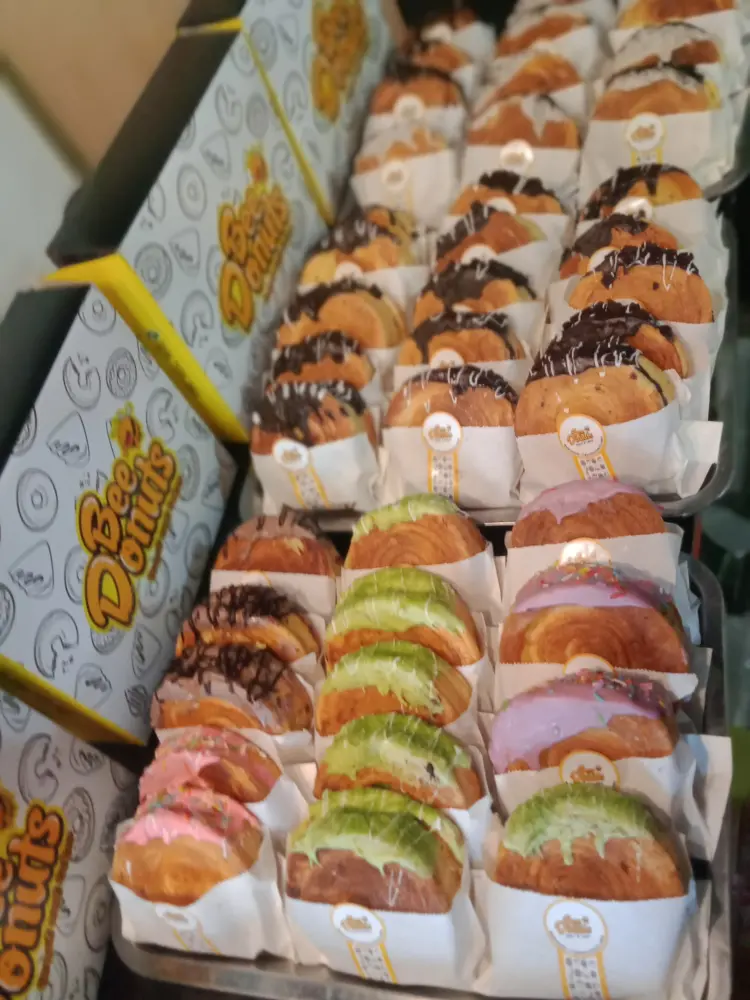 BEE DONUTS DONAT KARAKTER JEMBER 10