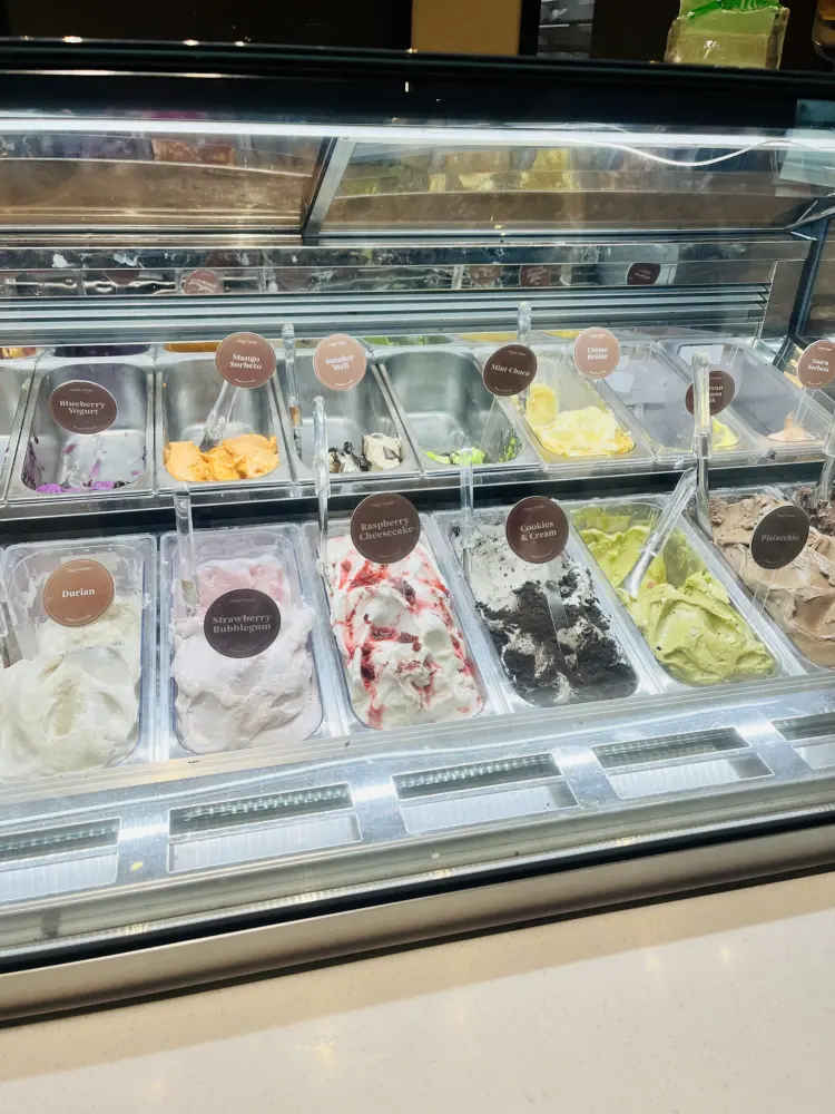 Loopi Hoopi Resto & Bakery 7