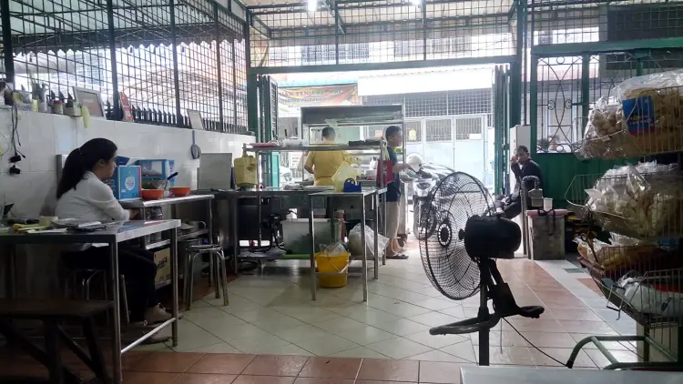 45k a bowl, and it's been a Medan Lokal favorite for three generations? This old shop is Mantap.