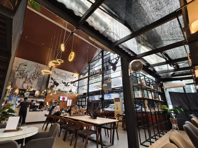 Raindear Coffee & Kitchen 7