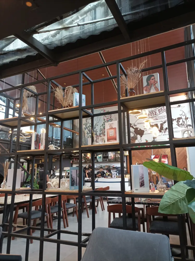 Raindear Coffee & Kitchen 3