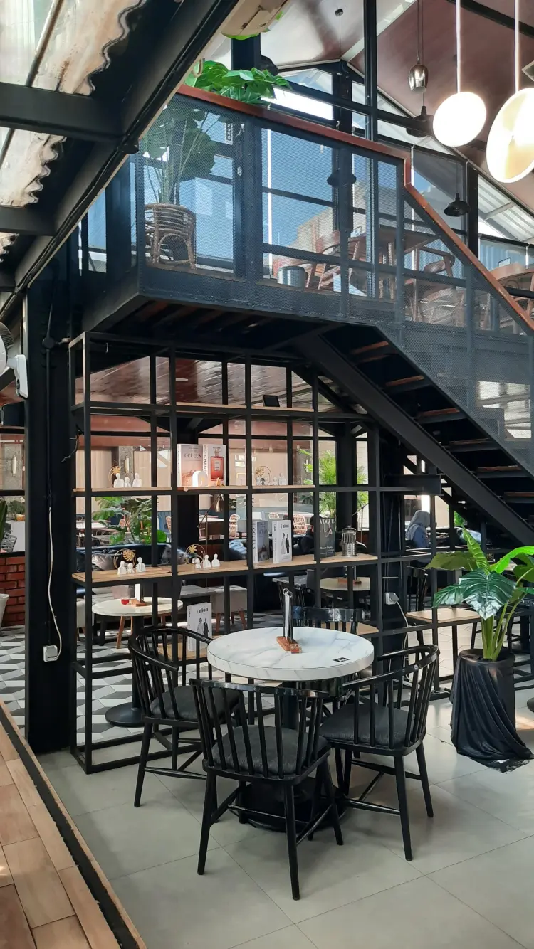 Raindear Coffee & Kitchen 2