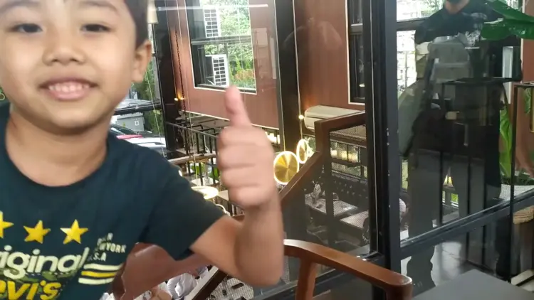 Raindear Coffee & Kitchen 9