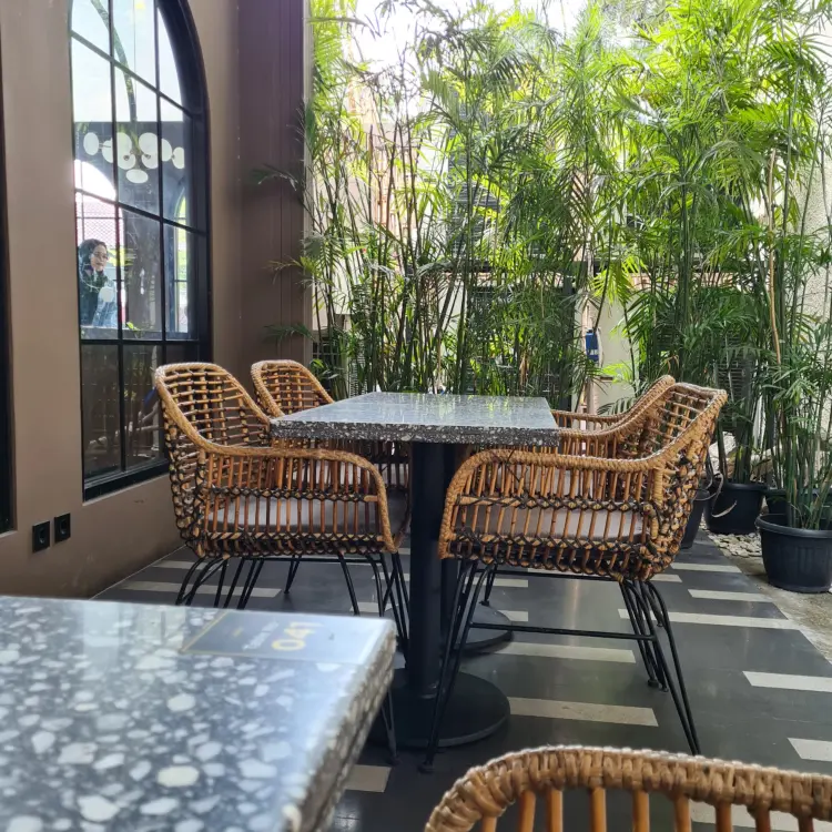 Raindear Coffee & Kitchen 4