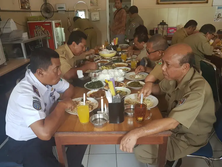 Rumah Makan Elok Saiyo 9
