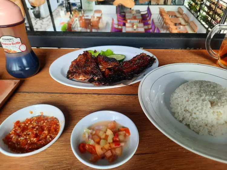 Mamawi Resto & Cafe 9