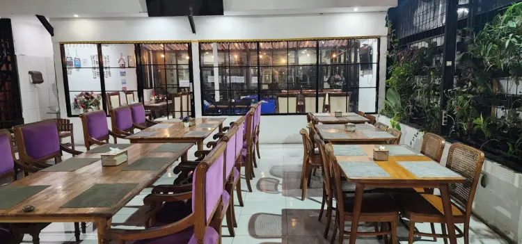 Mamawi Resto & Cafe 2