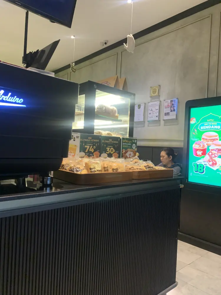 Kopi Kenangan x Chigo x Flip Burger - Ruko Grand Galaxy City Bekasi 5