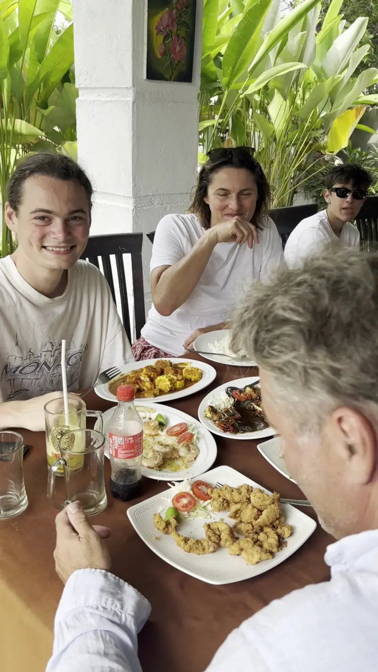 Restoran Ulam Segara Lesehan Ikan Bakar 2