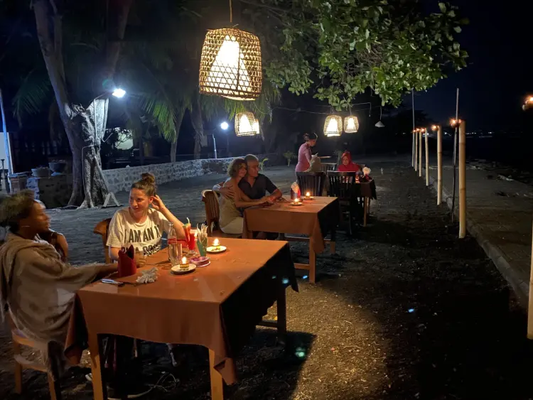 Restoran Ulam Segara Lesehan Ikan Bakar 4