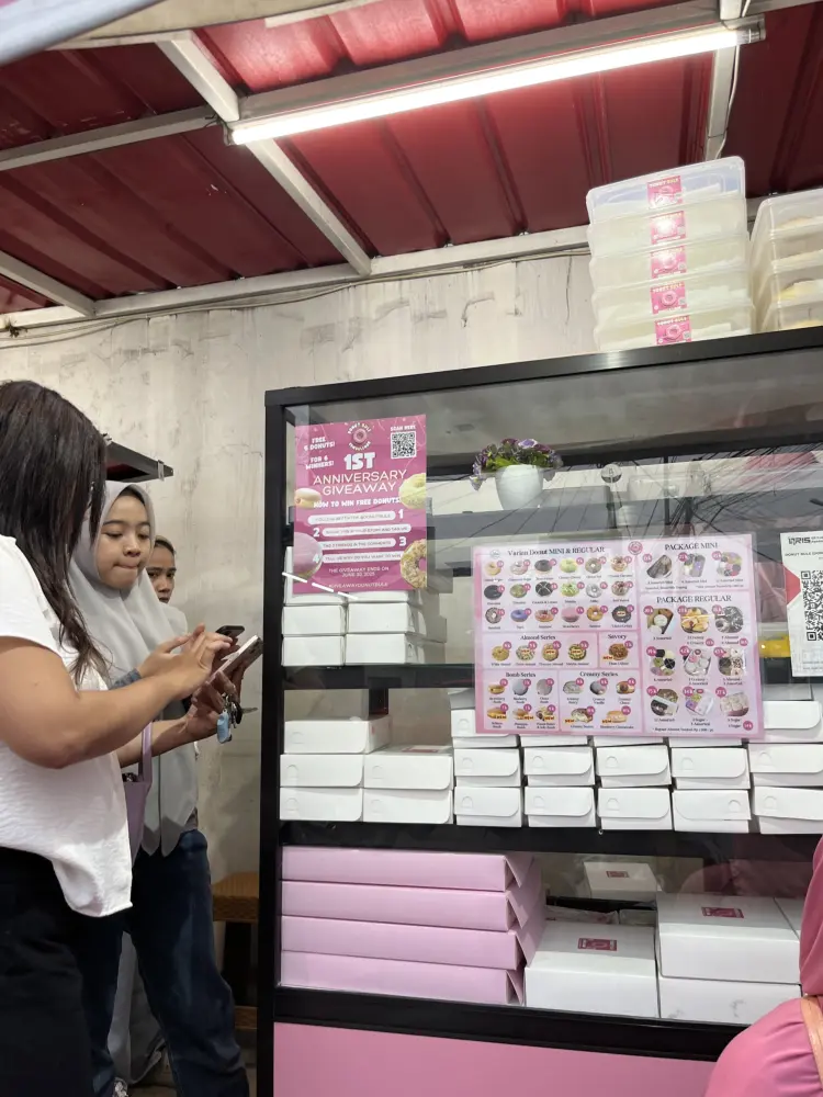 Donut BULE (Donat dan Bomboloni), Cilodong 4