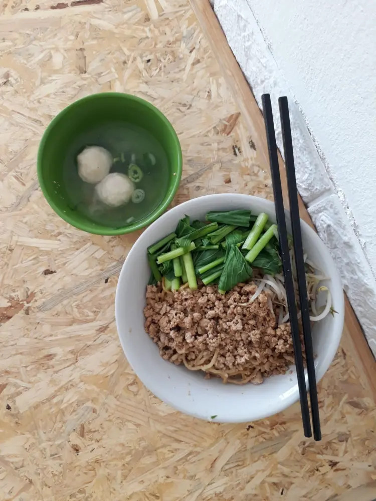 Mie Ayam Asli Bangka Khas Sungailiat Asen, 100% HALAL. No Pork, No Lard, No Angciu. Dijamin dunia akhirat HALAL. 😃 9