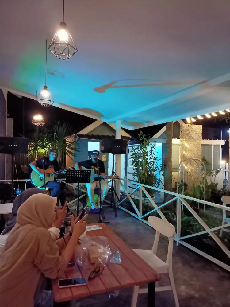 D13strict.Co Coffee and Food Joint 9