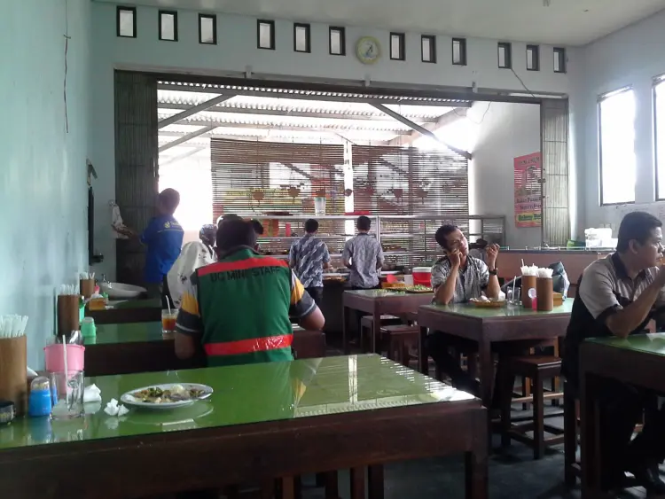 Warung Pecel Family 6