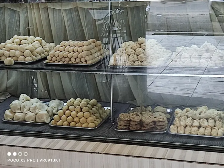 Pempek Halal Lokal yang Mantap kata wong Palembang! Tapi kok jangan pesen nasi gorengnya?