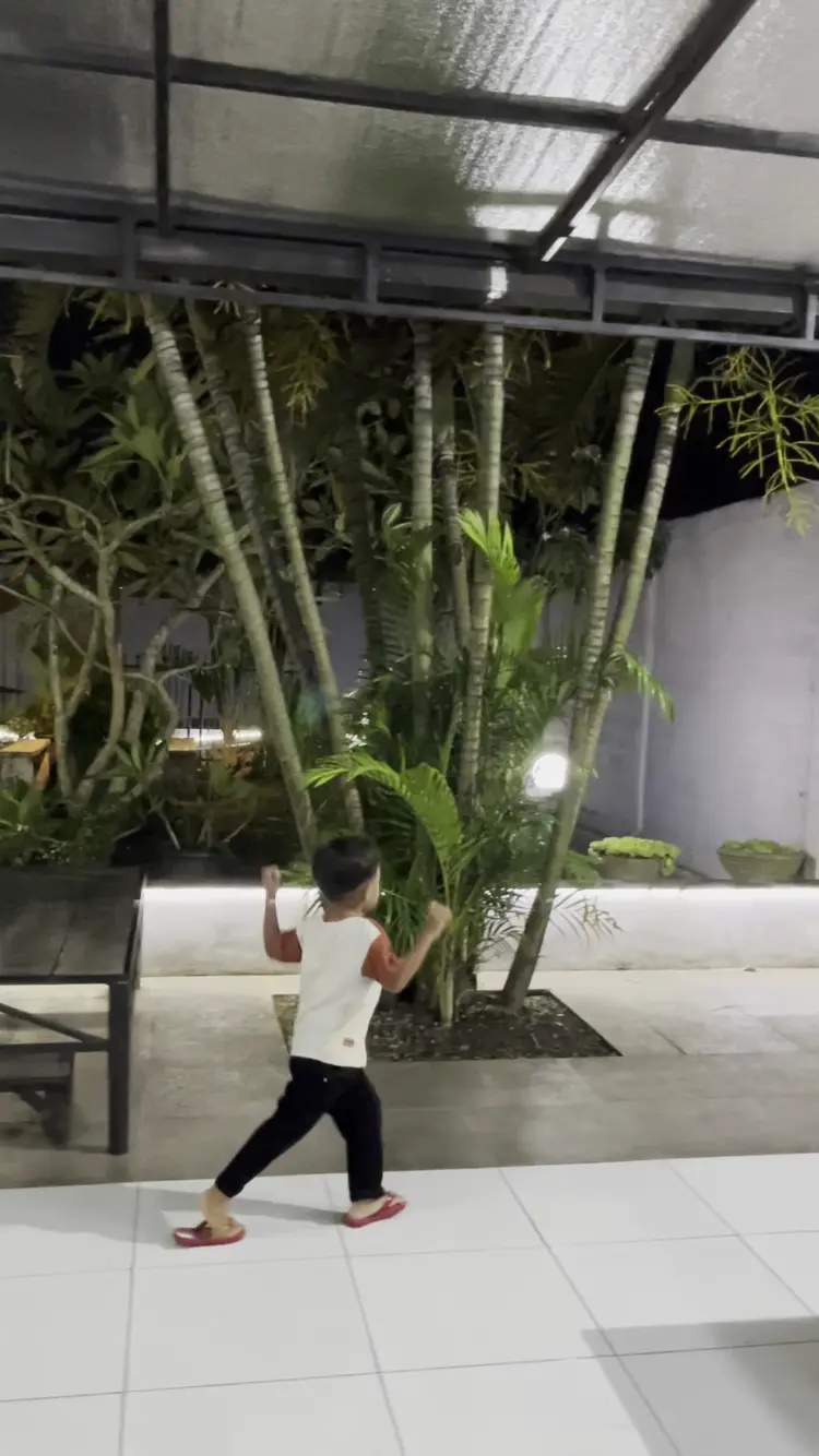 White Rose Bakery & Cafe 9