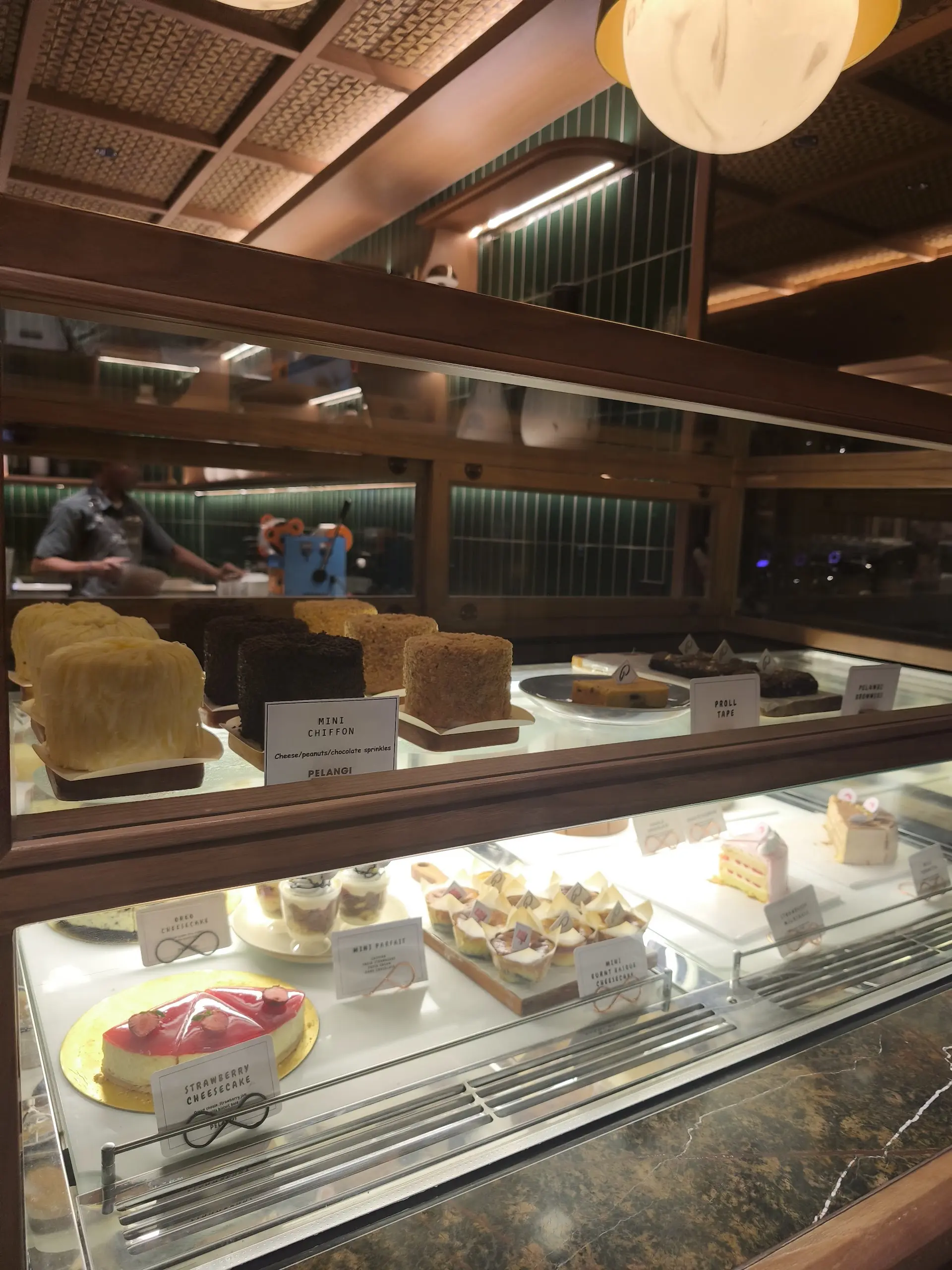 Don't just buy Lumpia! Is this the real top-tier souvenir from Semarang? 1