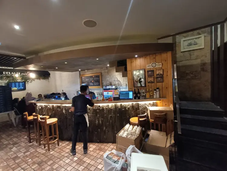 Pelangi Cheese Chiffon Cake, Ice Cream and Coffee 6