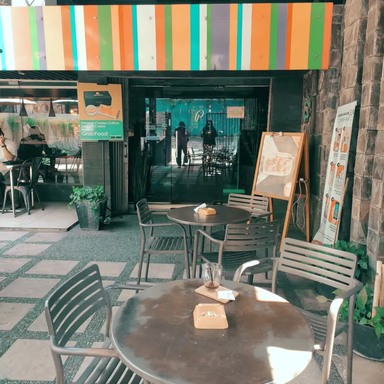 Pelangi Cheese Chiffon Cake, Ice Cream and Coffee 2