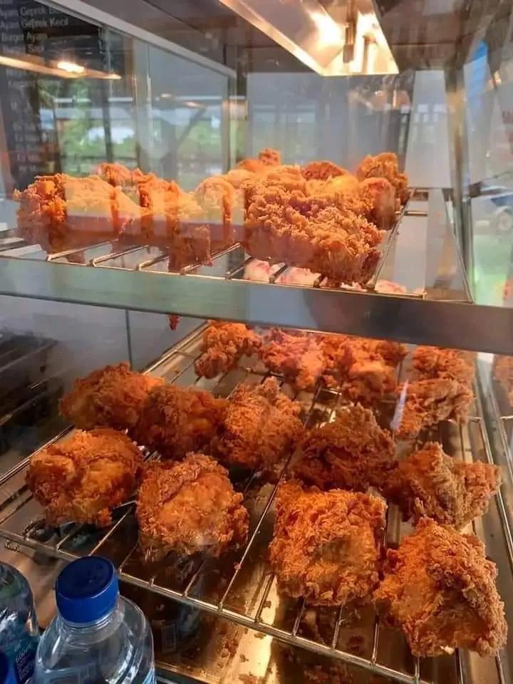 WIN TASTE Chicken and Burger 7