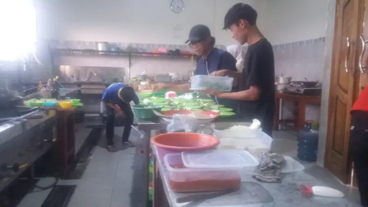 Semilir Resto & Cafe 4